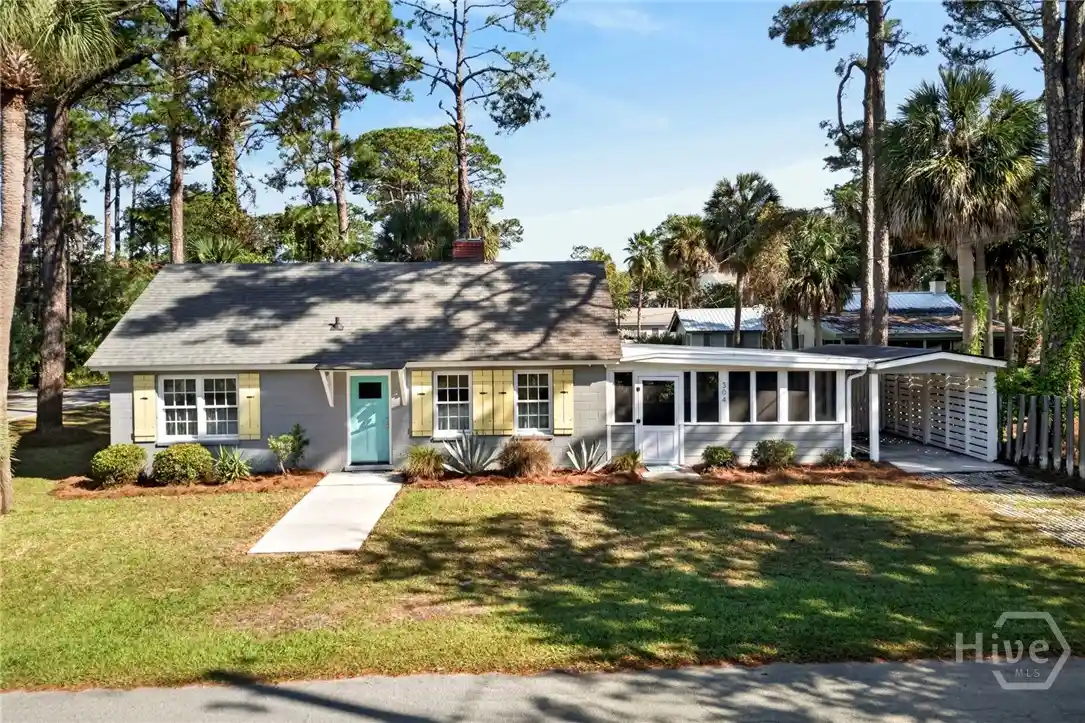 Photo 1 of Single family home for sale at 304 9th Street, Tybee Island, GA 31328 | MLS# SA366822 | Listing updated on 2026-10-21