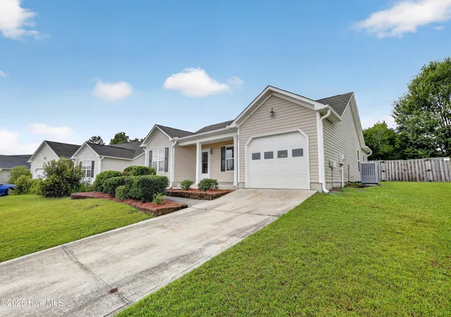 Photo 3 of Single family home for sale at 321 Rose Bud Ln, Holly Ridge, NC 28445 | MLS# 100599805 | Listing updated on 2026-09-25