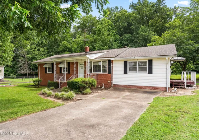 Photo 3 of Single family home for sale at 207 Wendell Rd, Wendell, NC 27591 | MLS# 100558821 | Listing updated on 2026-09-10