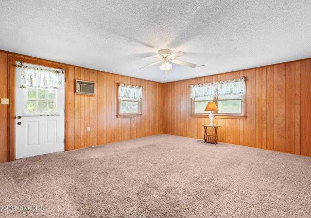 Photo 4 of Single family home for sale at 207 Wendell Rd, Wendell, NC 27591 | MLS# 100558821 | Listing updated on 2026-09-10