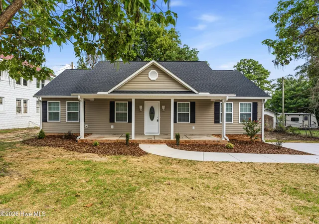 Photo 1 of Single family home for sale at 213 Rice St, Hamlet, NC 28345 | MLS# 100592307 | Listing updated on 2026-08-18