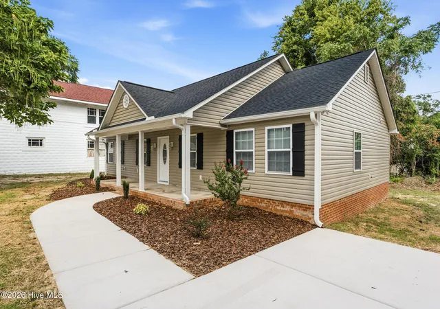 Photo 3 of Single family home for sale at 213 Rice St, Hamlet, NC 28345 | MLS# 100592307 | Listing updated on 2026-08-18
