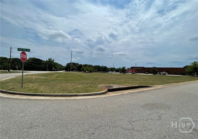 Homes for sale in Bogart, GA | 1011 Garland Dr, Bogart, GA 30622 | MLS# CL353798