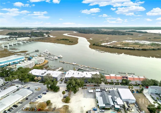 2nd image of 2902 River Dr, Savannah, GA 31404