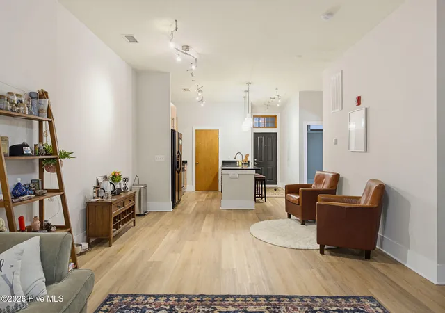 4th image of 801 N 4Th St #Apartment 204, Wilmington, NC 28401 | MLS# 100570939