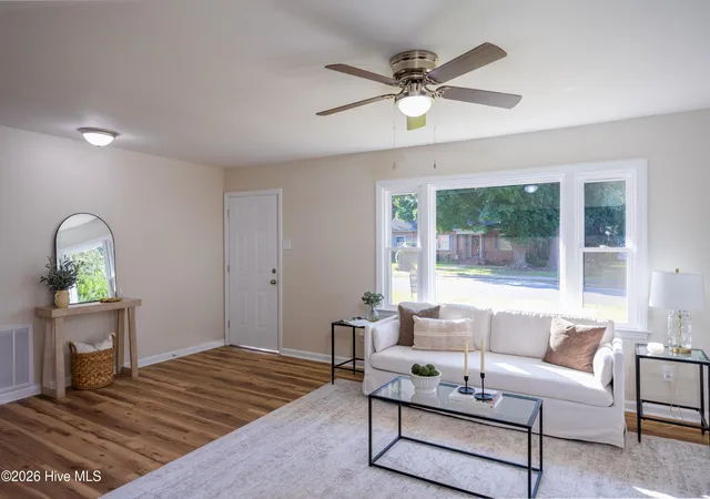 Photo 3 of Single family home for sale at 411 Lafayette St, Clinton, NC 28328 | MLS# 100559396 | Listing updated on 2026-09-11