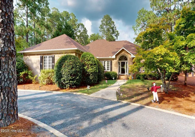 Photo 3 of Single family home for sale at 28 Devon Dr, Pinehurst, NC 28374 | MLS# 100599538 | Listing updated on 2026-08-29