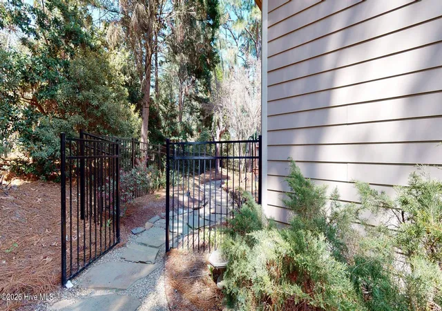 Photo 5 of Single family home for sale at 30 Steeplechase Ct, Southern Pines, NC 28387 | MLS# 100563440 | Listing updated on 2026-08-18