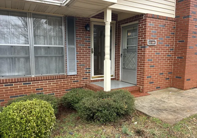 Homes for sale in Washington, GA | 801 Cloverhurst Dr, Washington, GA 30673 | MLS# 98253312
