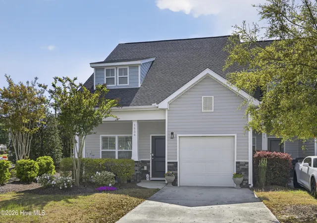 Photo 2 of Townhouse for sale at 1654 Bratton Ct, Wilmington, NC 28405 | MLS# 100569203 | Listing updated on 2026-08-18