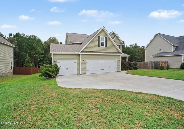 Photo 2 of Single family home for sale at 103 Tanna Pl, Cameron, NC 28326 | MLS# 100584585 | Listing updated on 2026-08-18