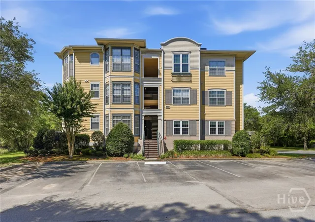 Photo 1 of Condo for sale at 2124 Whitemarsh Way, Savannah, GA 31410 | MLS# SA358831 | Listing updated on 2026-08-11