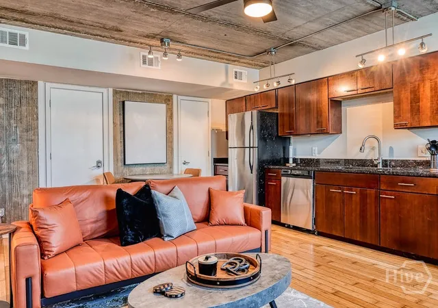 Photo 4 of Condo for sale at 555 Berrien St #B, Savannah, GA 31401 | MLS# SA359029 | Listing updated on 2026-07-28