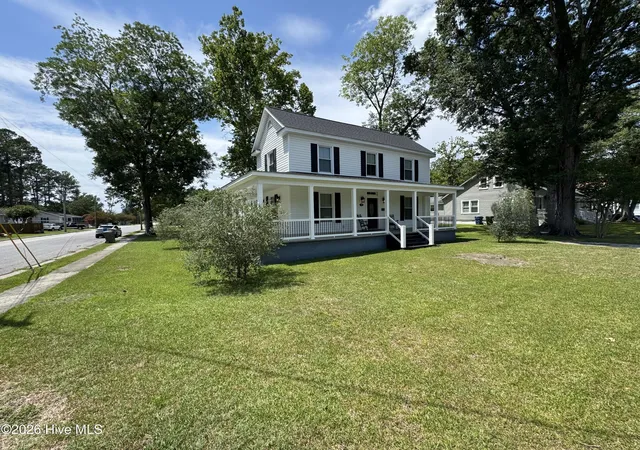 Homes for sale in Washington, NC | 702 N Charlotte St, Washington, NC 27889 | MLS# 100584997