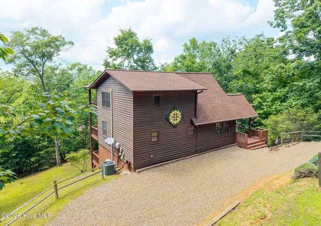Photo 3 of Single family home for sale at 198 Monarch Butterfly Trl, Murphy, NC 28906 | MLS# 100581825 | Listing updated on 2026-08-18
