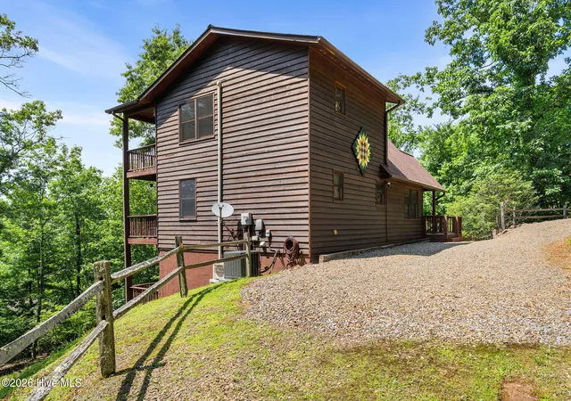 Photo 4 of Single family home for sale at 198 Monarch Butterfly Trl, Murphy, NC 28906 | MLS# 100581825 | Listing updated on 2026-08-18
