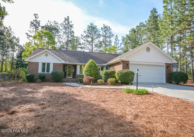 Photo 2 of Single family home for sale at 6 Spruce Ln, Pinehurst, NC 28374 | MLS# 100568397 | Listing updated on 2026-09-04
