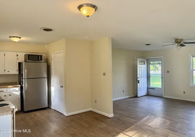Photo 4 of Single family home for sale at 792 Broad Crk Rd, New Bern, NC 28560 | MLS# 100592619 | Listing updated on 2026-08-18