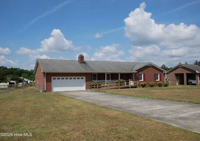 Homes for sale in Kinston, NC | 2626 Turnage Dr, Kinston, NC 28501 | MLS# 100583874