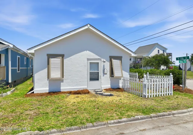 1st image of 501 N 11th St, Morehead City, NC 28557 | MLS# 100586407