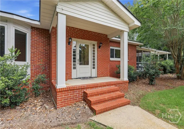 Photo 2 of Single family home for sale at 8818 Whitefield Ave, Savannah, GA 31406 | MLS# SA361616 | Listing updated on 2026-08-14
