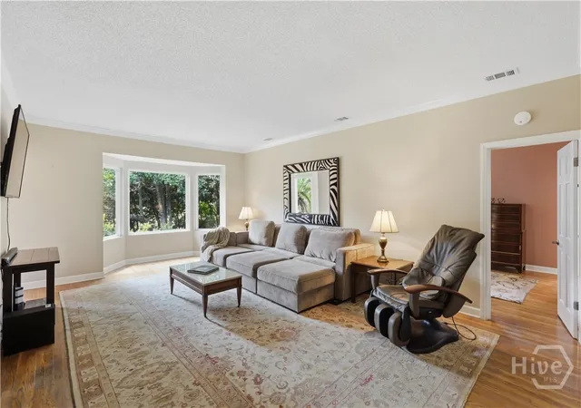 Photo 4 of Single family home for sale at 8818 Whitefield Ave, Savannah, GA 31406 | MLS# SA361616 | Listing updated on 2026-08-14