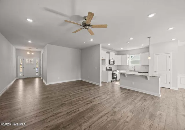 Photo 3 of Single family home for sale at 811 Pelican Dr, New Bern, NC 28560 | MLS# 100599770 | Listing updated on 2026-08-28