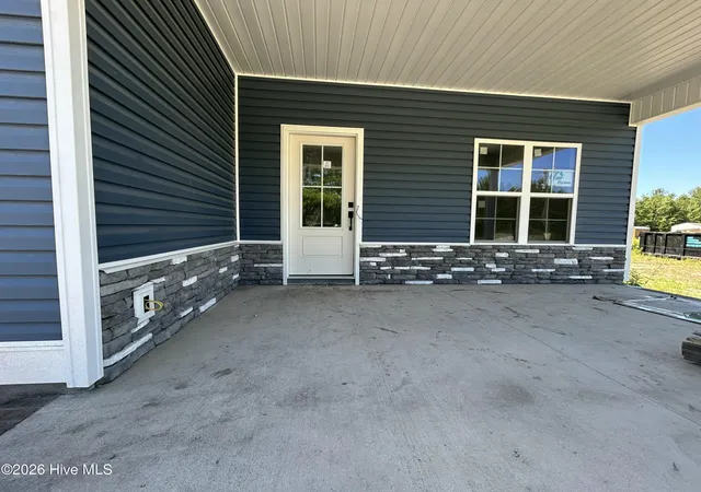 Photo 4 of Single family home for sale at 2889 Catherine Lake Rd, Richlands, NC 28574 | MLS# 100559513 | Listing updated on 2026-08-18