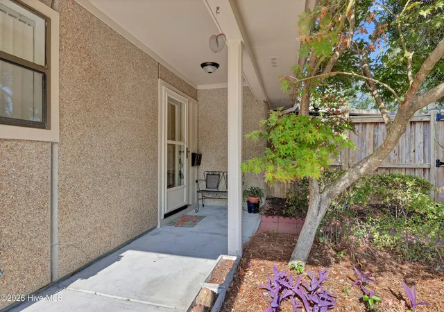 Photo 2 of Single family home for sale at 7412 Ridgeview Pl, Wilmington, NC 28411 | MLS# 100588549 | Listing updated on 2026-09-16