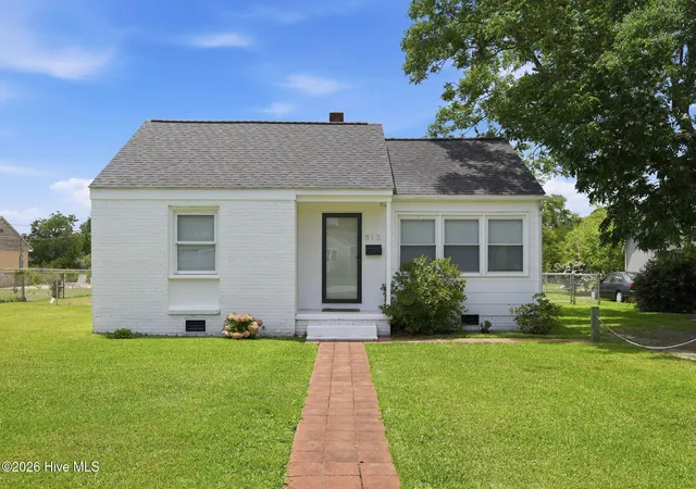 1st image of 813 N 20th St, Morehead City, NC 28557 | MLS# 100587061