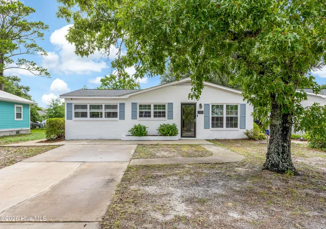 Photo 1 of Single family home for sale at 139 Ne 18th Street, Oak Island, NC 28465 | MLS# 100595698 | Listing updated on 2026-08-18
