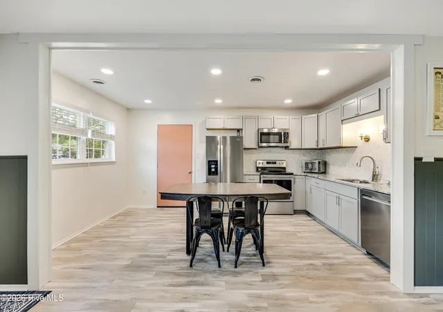 Photo 4 of Single family home for sale at 139 NE 18th Street, Oak Island, NC 28465 | MLS# 100595698 | Listing updated on 2026-08-18