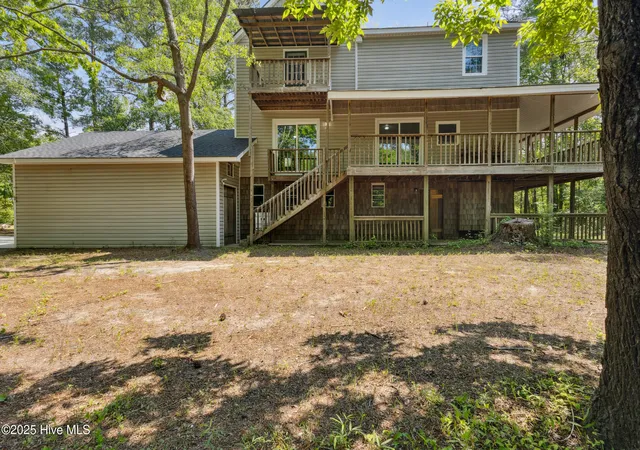 Photo 1 of Single family home for sale at 975 River Bnd Dr, Burgaw, NC 28425 | MLS# 100584304 | Listing updated on 2026-09-16