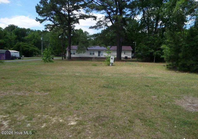 3rd image of 2408 Moore Ave, New Bern, NC 28562 | MLS# 100572087