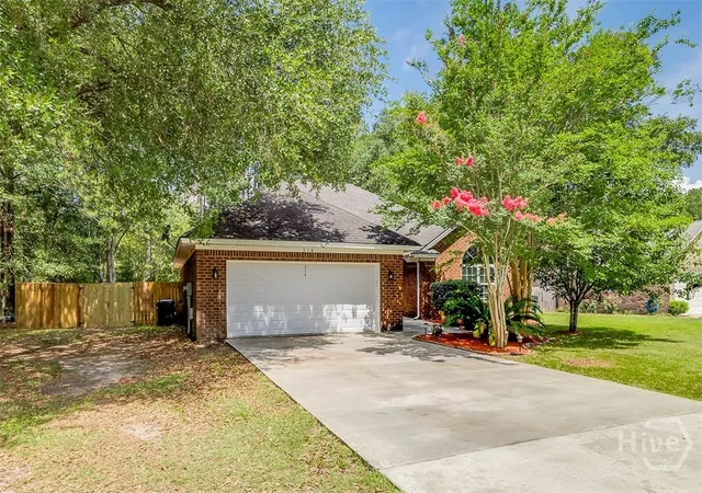 Homes for sale in Pembroke, GA | 314 S Poplar St, Pembroke, GA 31321 | MLS# SA359874
