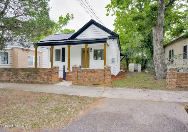 Photo 1 of Single family home for sale at 406 Edgefield Ave Nw, Aiken, SC 29801 | MLS# 100591754 | Listing updated on 2026-08-18