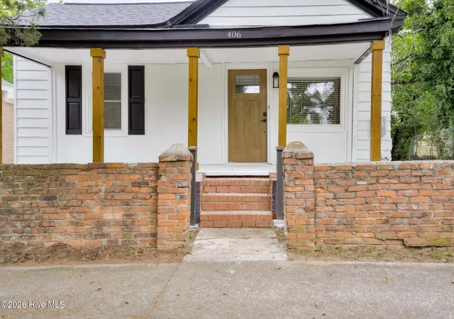 Photo 3 of Single family home for sale at 406 Edgefield Ave Nw, Aiken, SC 29801 | MLS# 100591754 | Listing updated on 2026-09-08