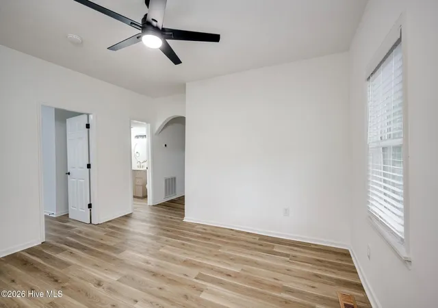 Photo 4 of Single family home for sale at 406 Edgefield Ave NW, Aiken, SC 29801 | MLS# 100591754 | Listing updated on 2026-09-28