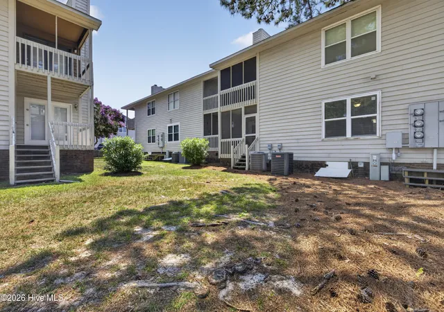 2nd image of 1823 Savannah Ct, Wilmington, NC 28403
