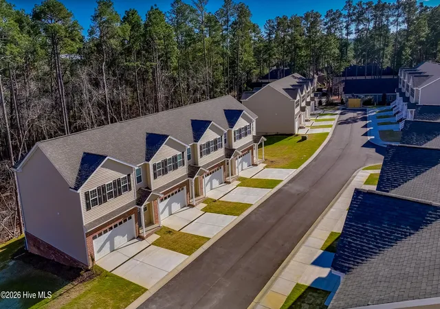 Listing Photo 2 - Condo for sale in building located at 887 Ducks Lndg, Aberdeen, NC 28315 - Unit #