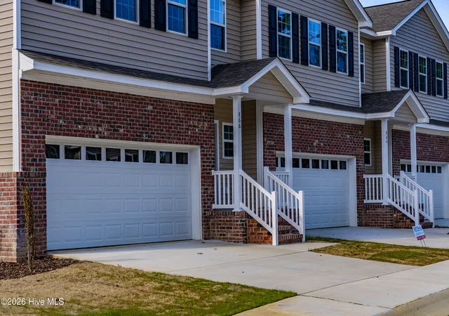 Photo 3 of House for sale at 887 Ducks Landing, Aberdeen, NC 28315 | MLS# 100595581 | Listing updated on 2026-08-18
