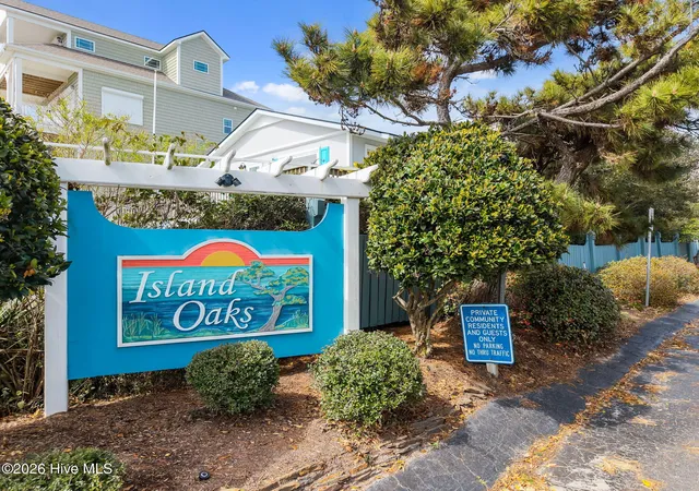 Homes for sale in Surf City, NC | 121 Seagull Ct, Surf City, NC 28445 | MLS# 100561498