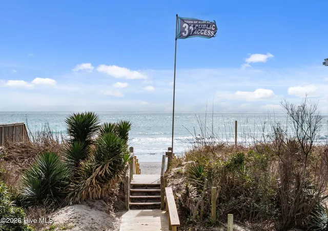 Homes for sale in Surf City, NC | 121 Seagull Ct, Surf City, NC 28445 | MLS# 100561498