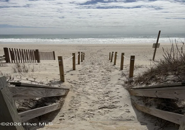 Homes for sale in Surf City, NC | 121 Seagull Ct, Surf City, NC 28445 | MLS# 100561498
