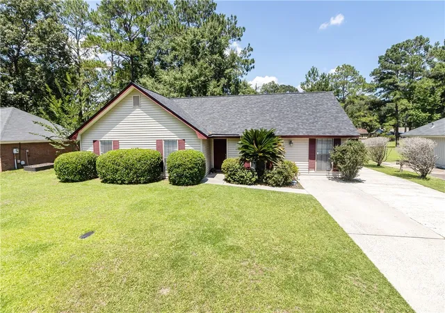 1st image of 8 Bitterroot Ln, Savannah, GA 31419 | MLS# SA359983