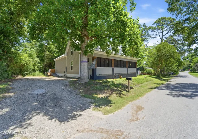 Photo 3 of Single family home for sale at 105 E Trent St, Trenton, NC 28585 | MLS# 100579805 | Listing updated on 2026-08-18