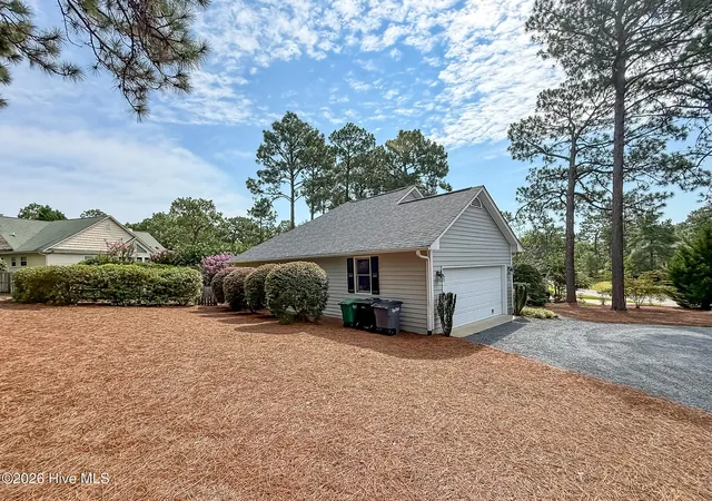 Photo 3 of Single family home for sale at 5 Bridle Path Cir, Pinehurst, NC 28374 | MLS# 100596458 | Listing updated on 2026-10-08