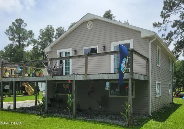 Photo 3 of Single family home for sale at 174 S River Dr, Beaufort, NC 28516 | MLS# 100590851 | Listing updated on 2026-08-18