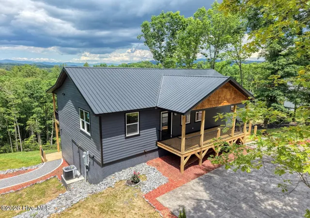Photo 3 of Single family home for sale at 140 Short Oak Run, Murphy, NC 28906 | MLS# 100580192 | Listing updated on 2026-08-28
