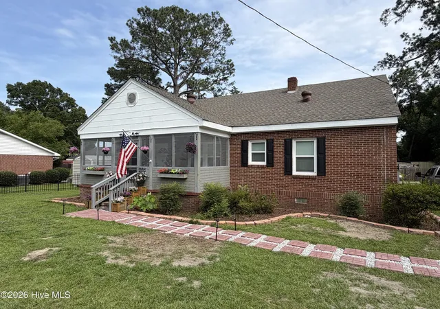 1st image of 225 Gordon St, Thomson, GA 30824 | MLS# 98257256